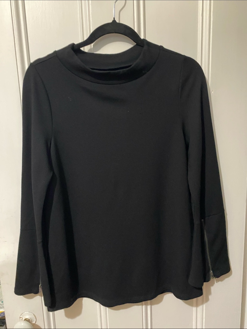 Soft Surroundings black long sleeve w/zipper cuff excellent condition size SmPet